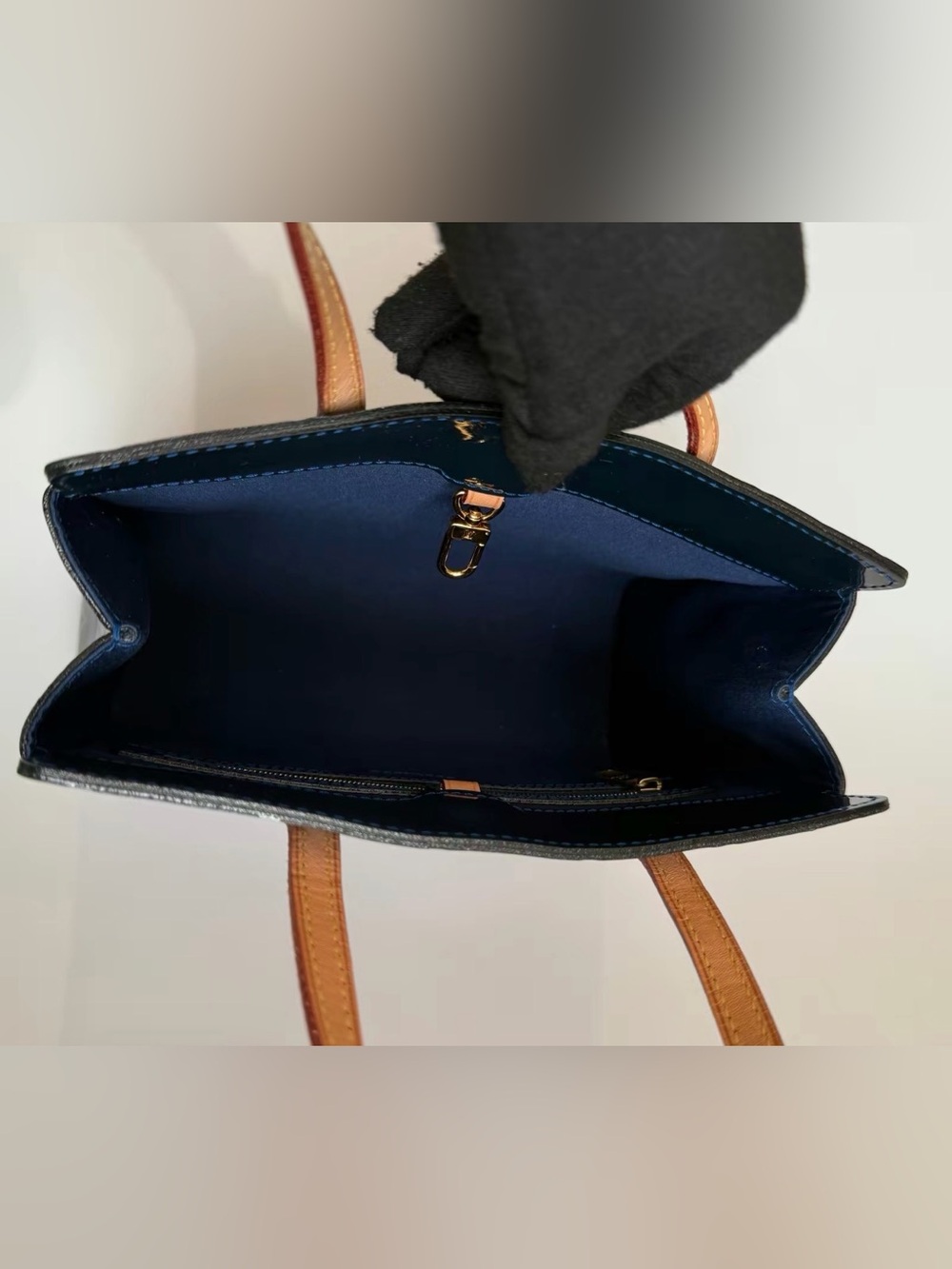 Louis Vuitton Dark Blue Vernis Tote with Leather Handles - Picture 3 of 8